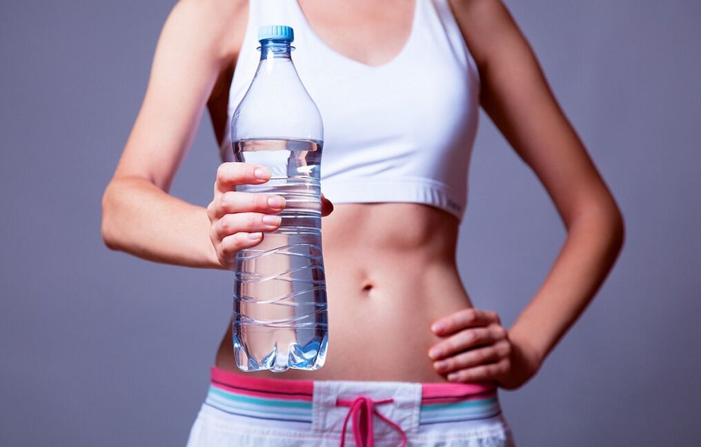 To lose weight effectively you need to drink enough water